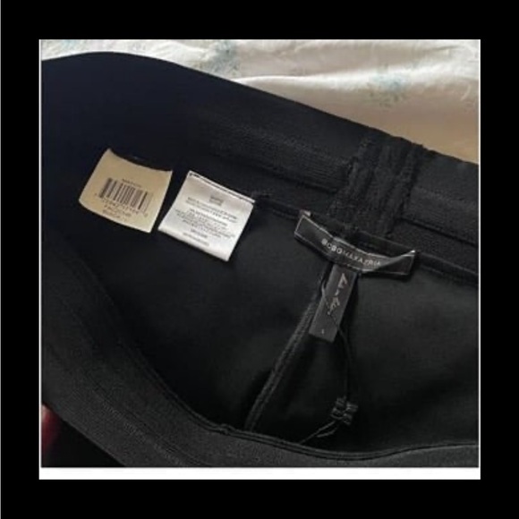 BCBGMAXAZRIA MASON CAPRI LEGGINGS NWOT - Picture 3 of 5